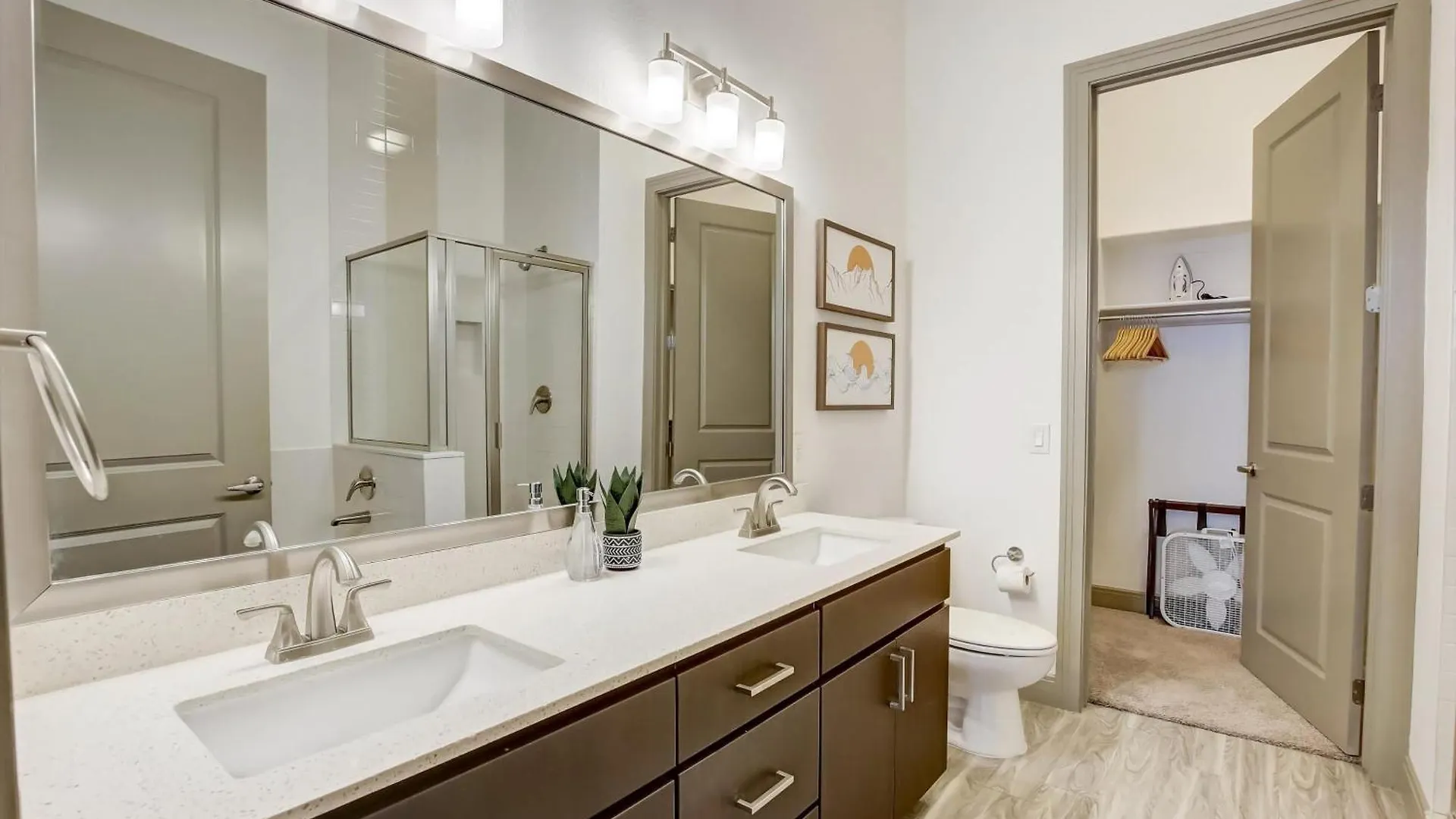 Two Modern Cozysuites At Town Lake Waterfront Tempe Apartment