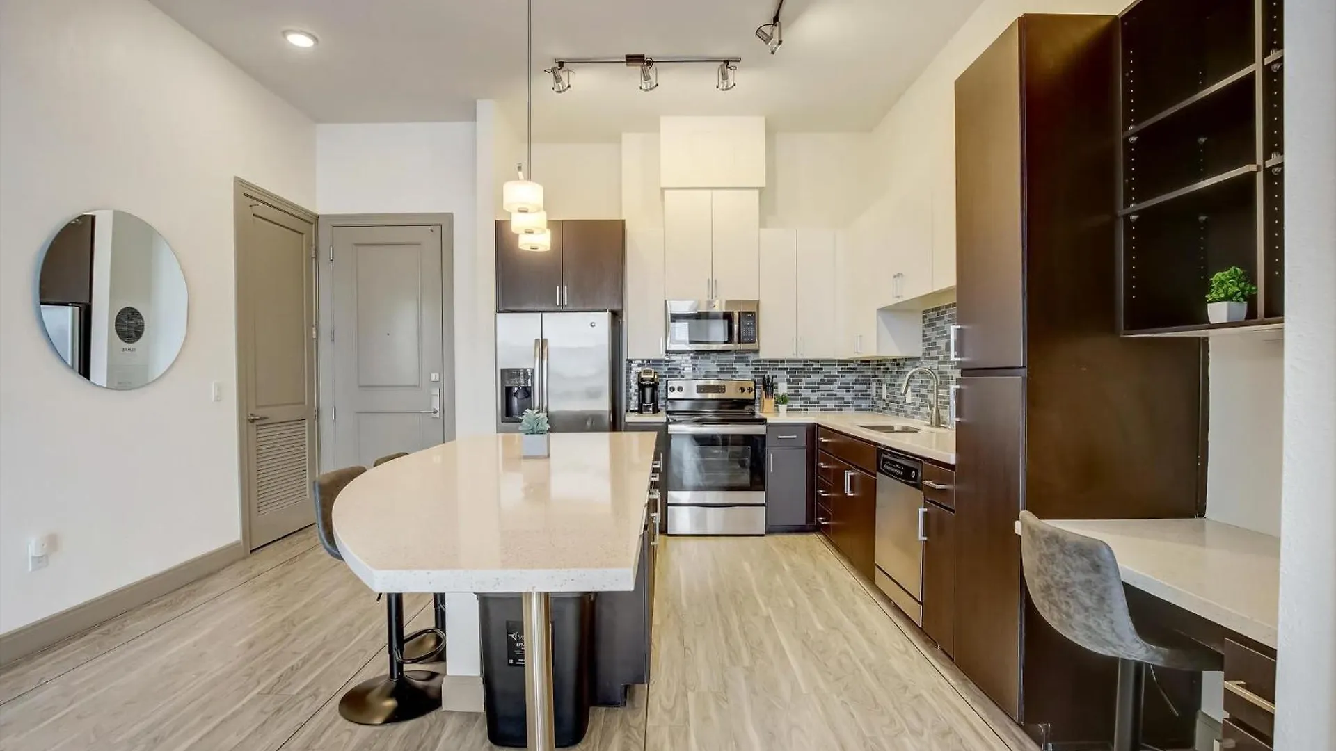 Two Modern Cozysuites At Town Lake Waterfront Tempe Apartment